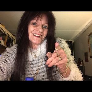 Meet your Posher, Lea